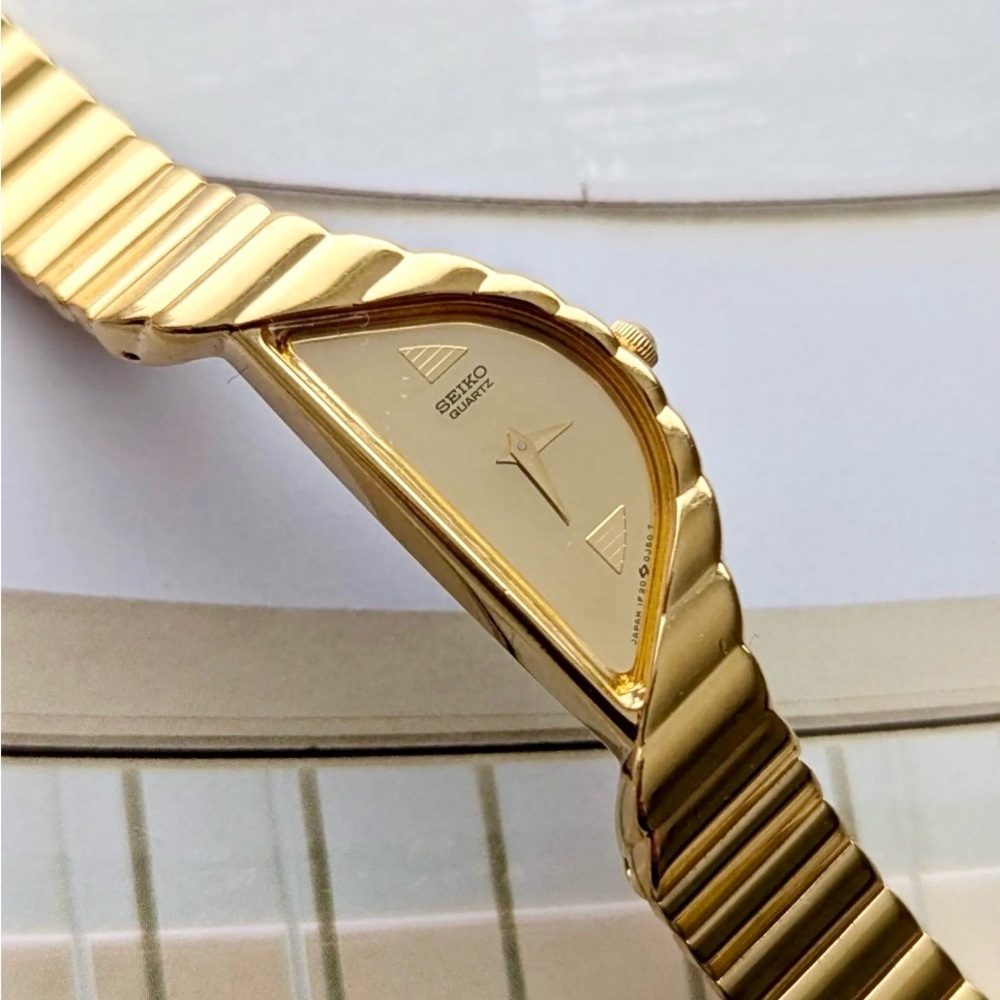 Vintage 1980’s Seiko Half Moon Watch